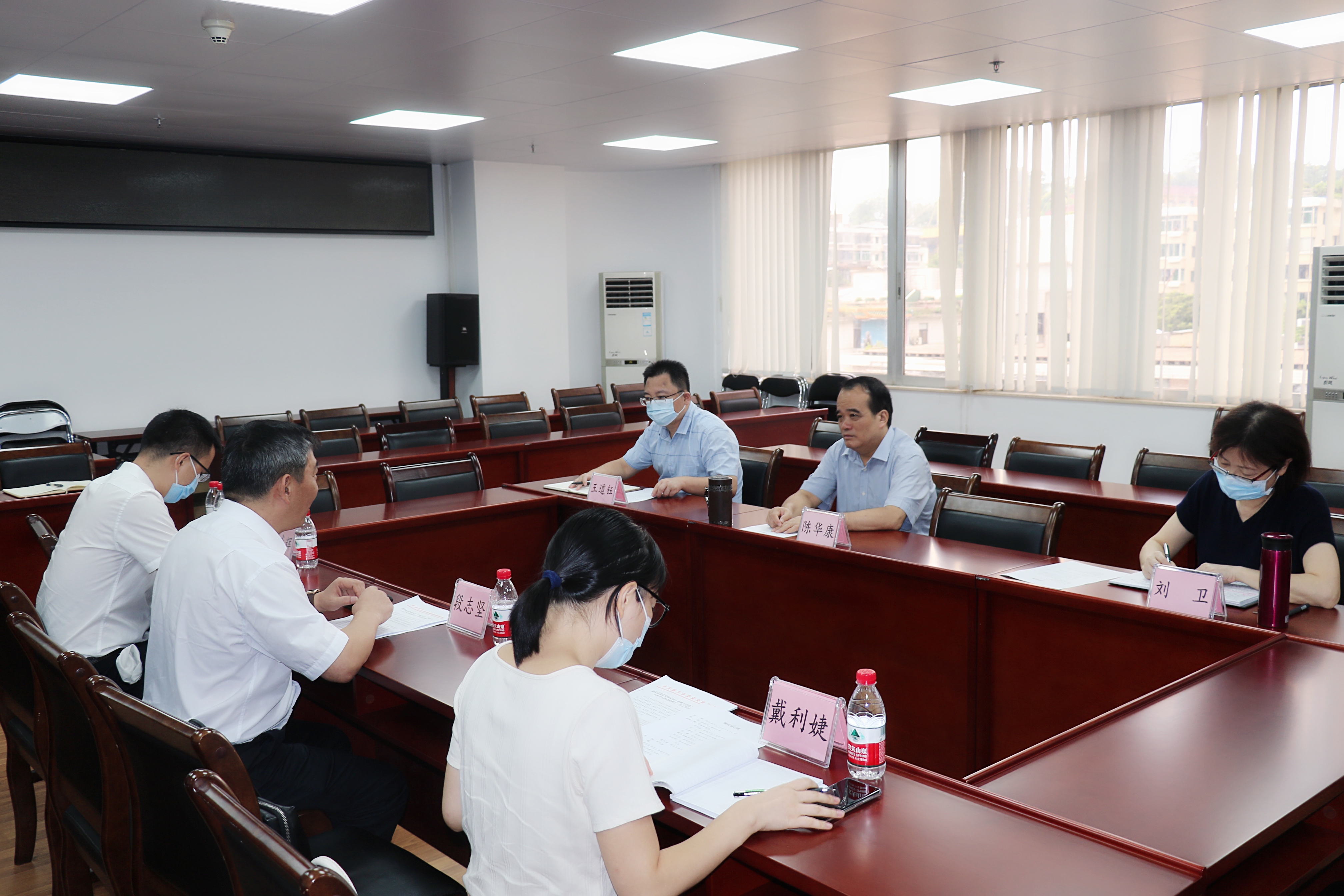 陈华康听取韶关市地方志办工作汇报