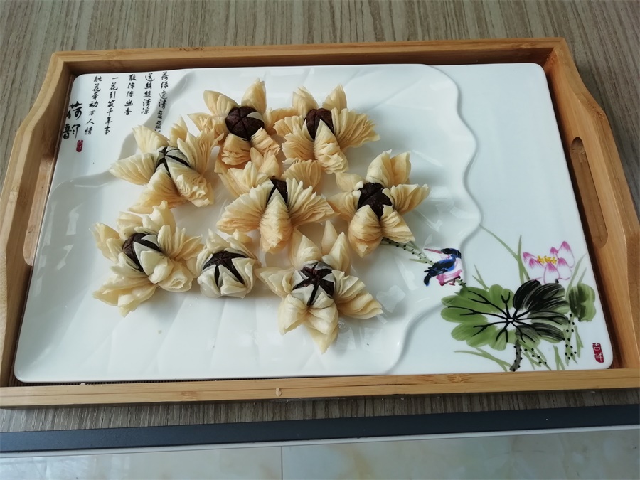 参赛作品：荷花酥.jpg