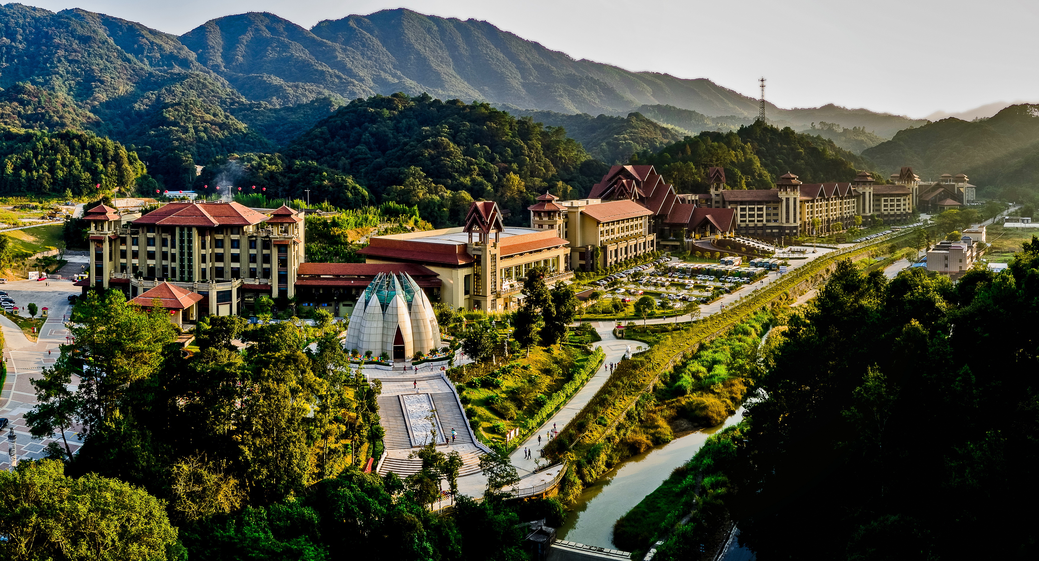 摄影师--梁国劲--小镇全景.jpg