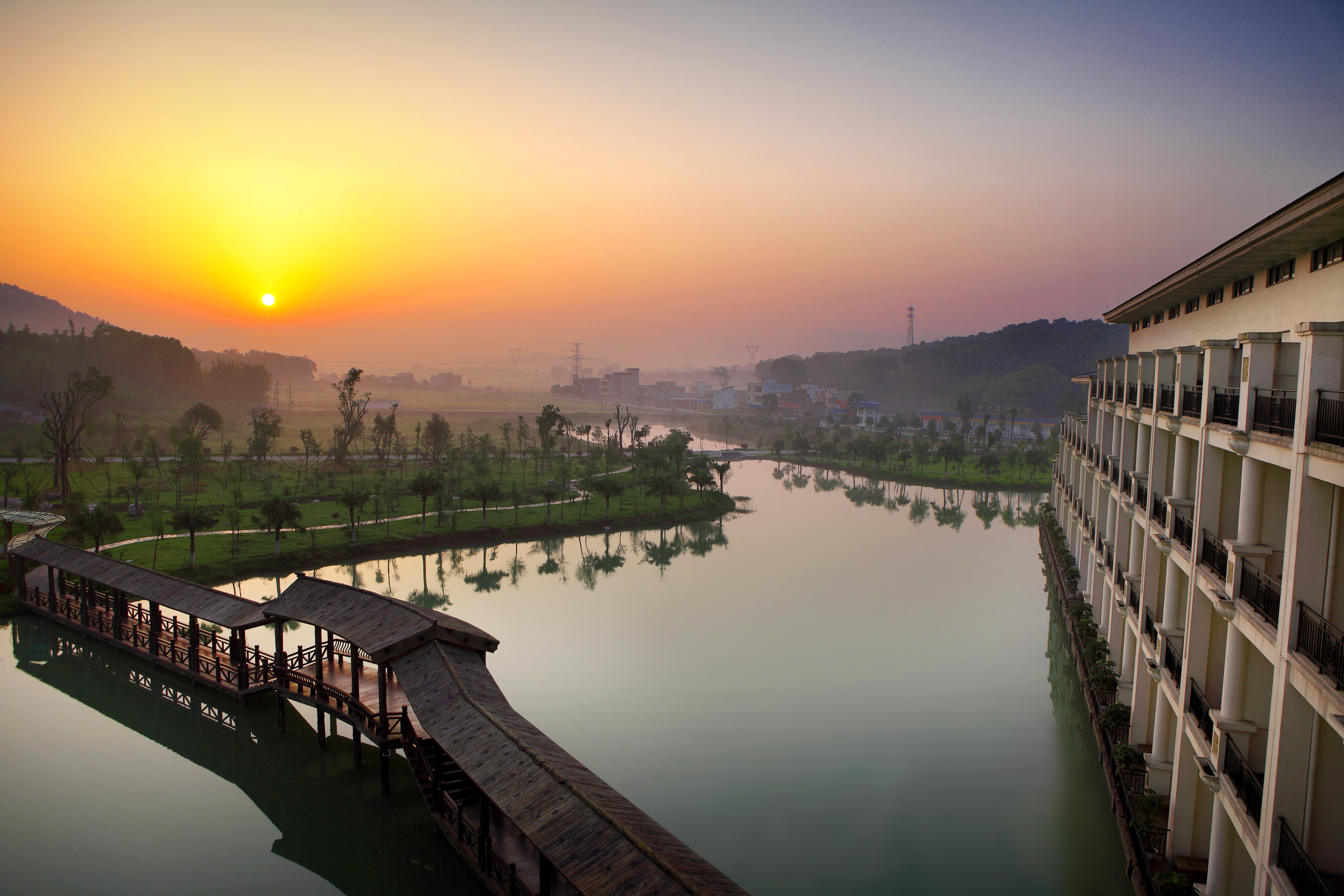 丽宫温泉.jpg