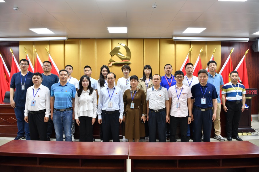 盱眙技师学院张建国图片