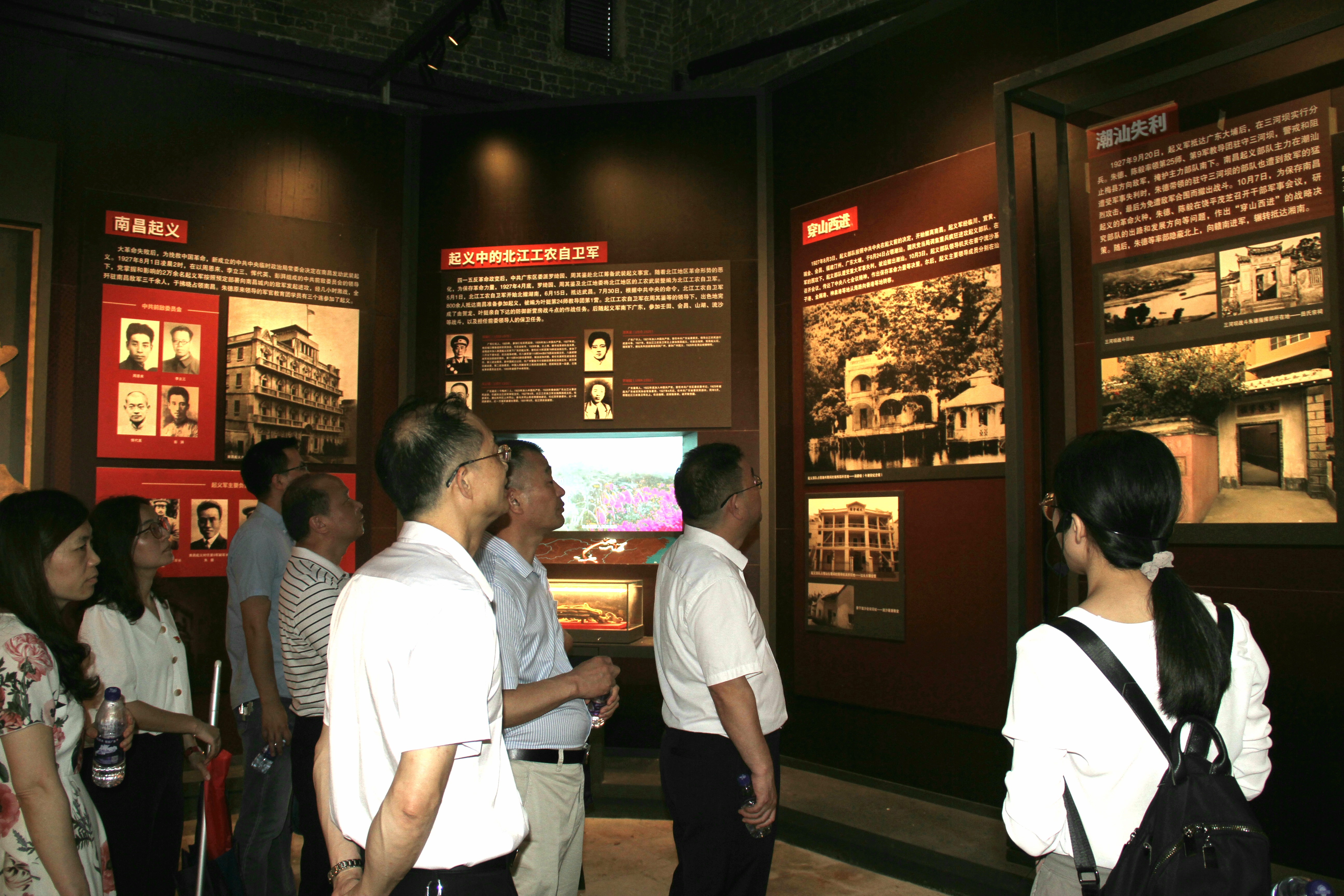 5.26参观犁市当铺3.jpg