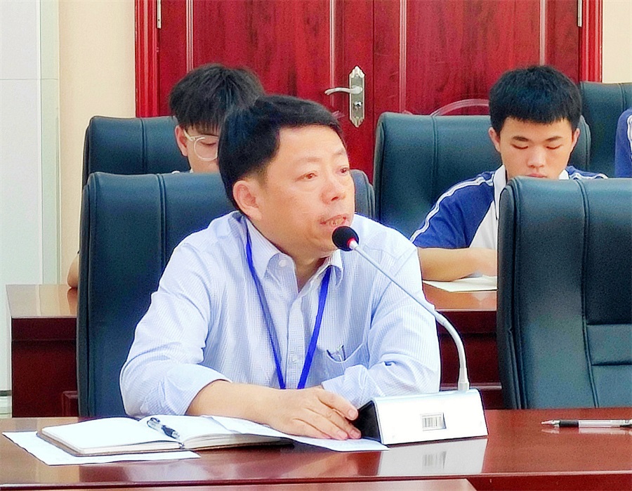 我院谢戈台副院长对2021年学院技能竞赛工作提要求，作部署.jpg