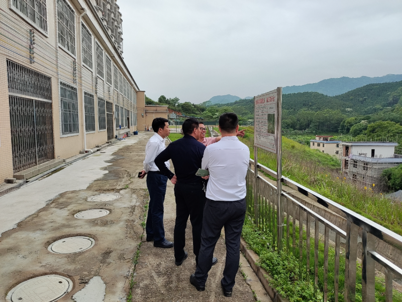 仁化县委常委潘文辉到仁化职中地质灾害隐患点进行五一节前安全生产检查1.jpg