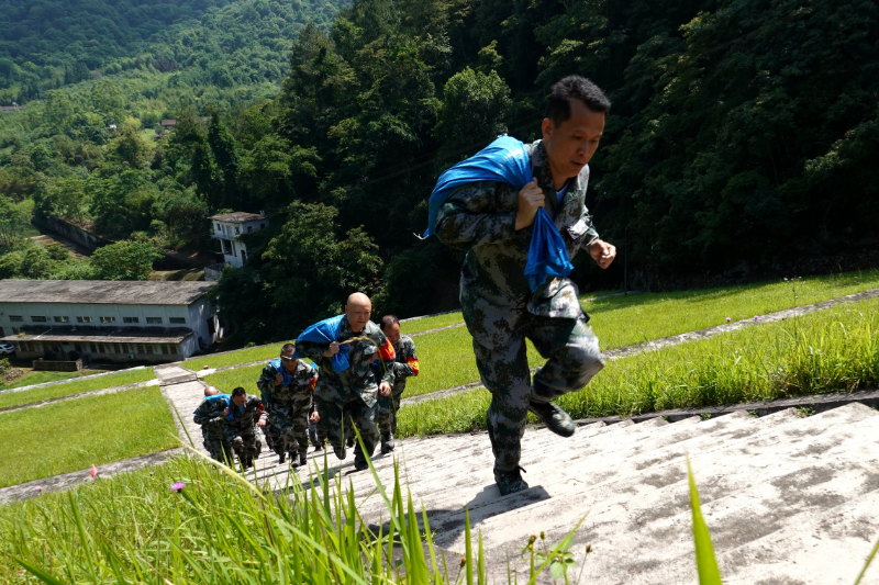 模拟应急抢险.jpg