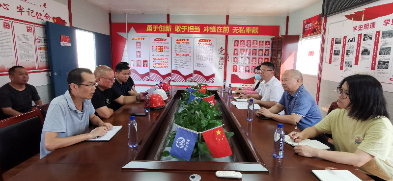 座谈会(1).jpg