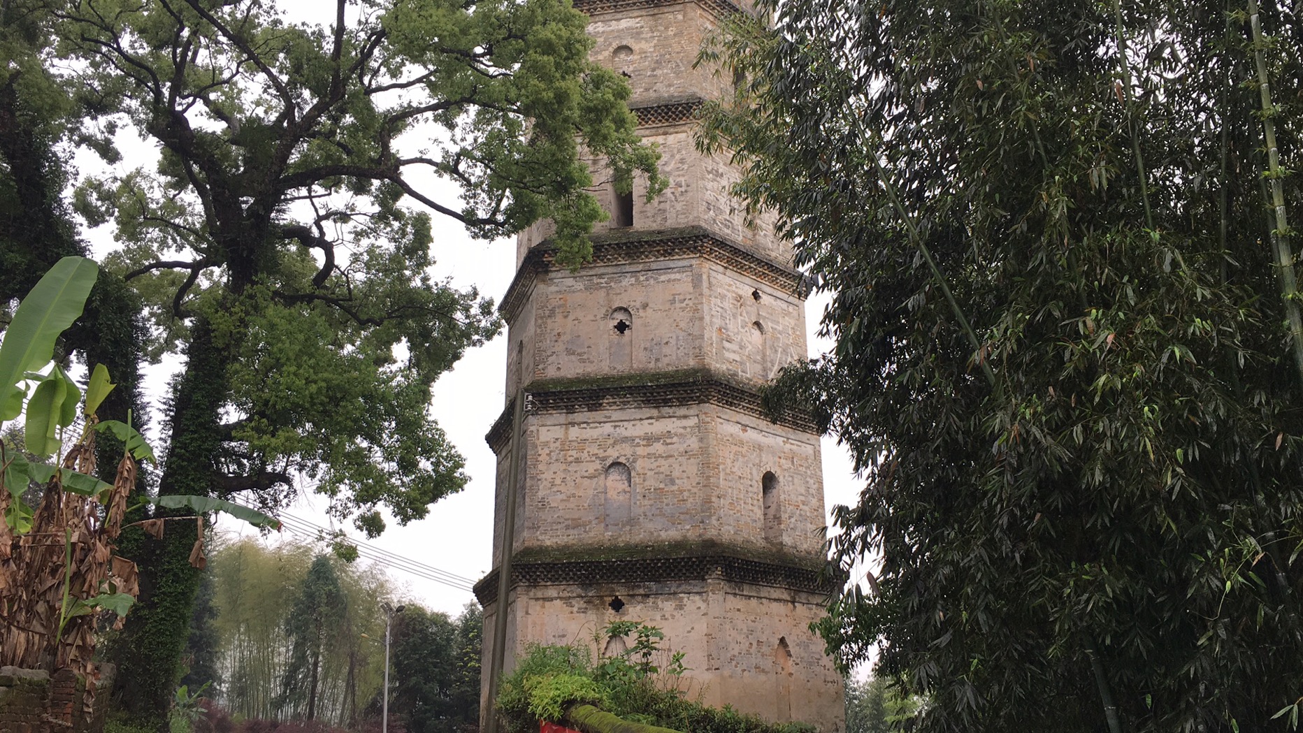 仁化县扶溪镇水口村双水塔 近景.jpg