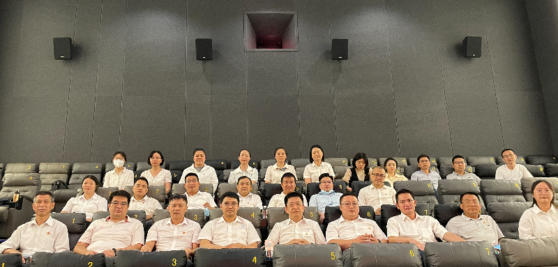 现裁剪场党课2.jpg