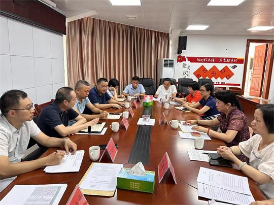 市商务局组织有关单位开展外贸企业调研和政策宣讲.jpg
