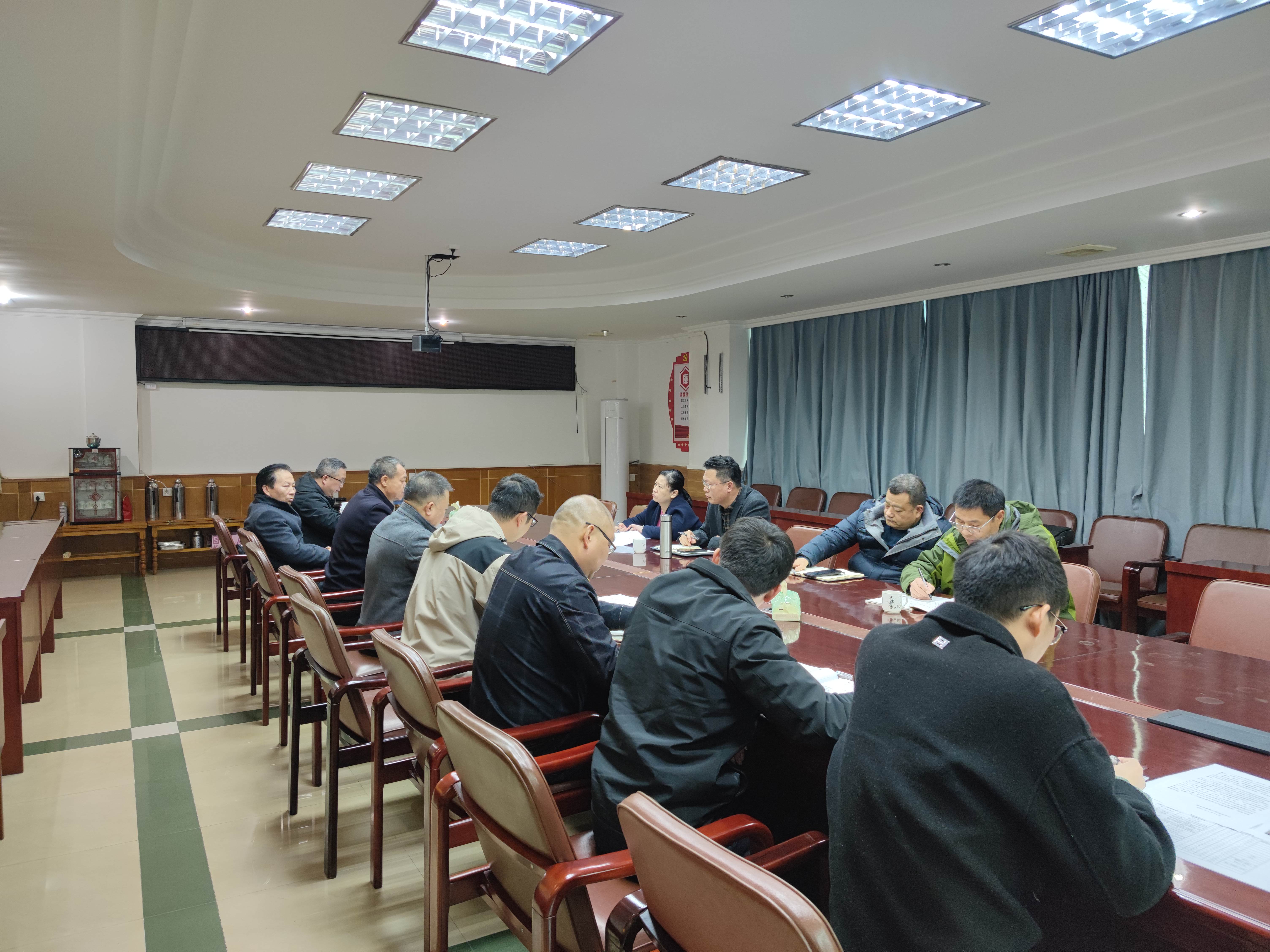 2.1李英明率队调研（2）.jpg