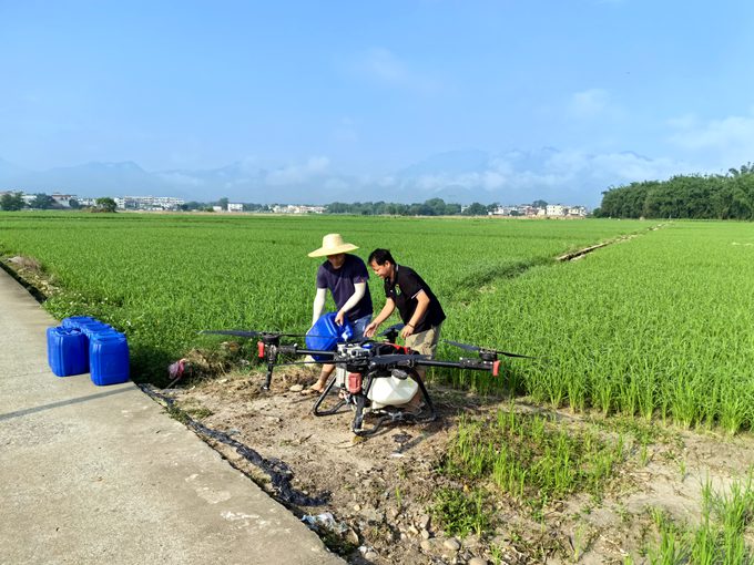 陈子熙工作照.jpg