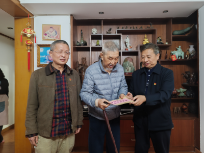 慰问市劳模薛玉峙.jpg