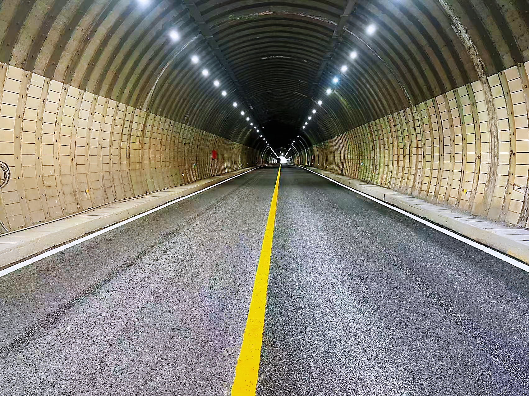 韶关市曲江区国道G106线大宝山隧道处治完工后.jpg