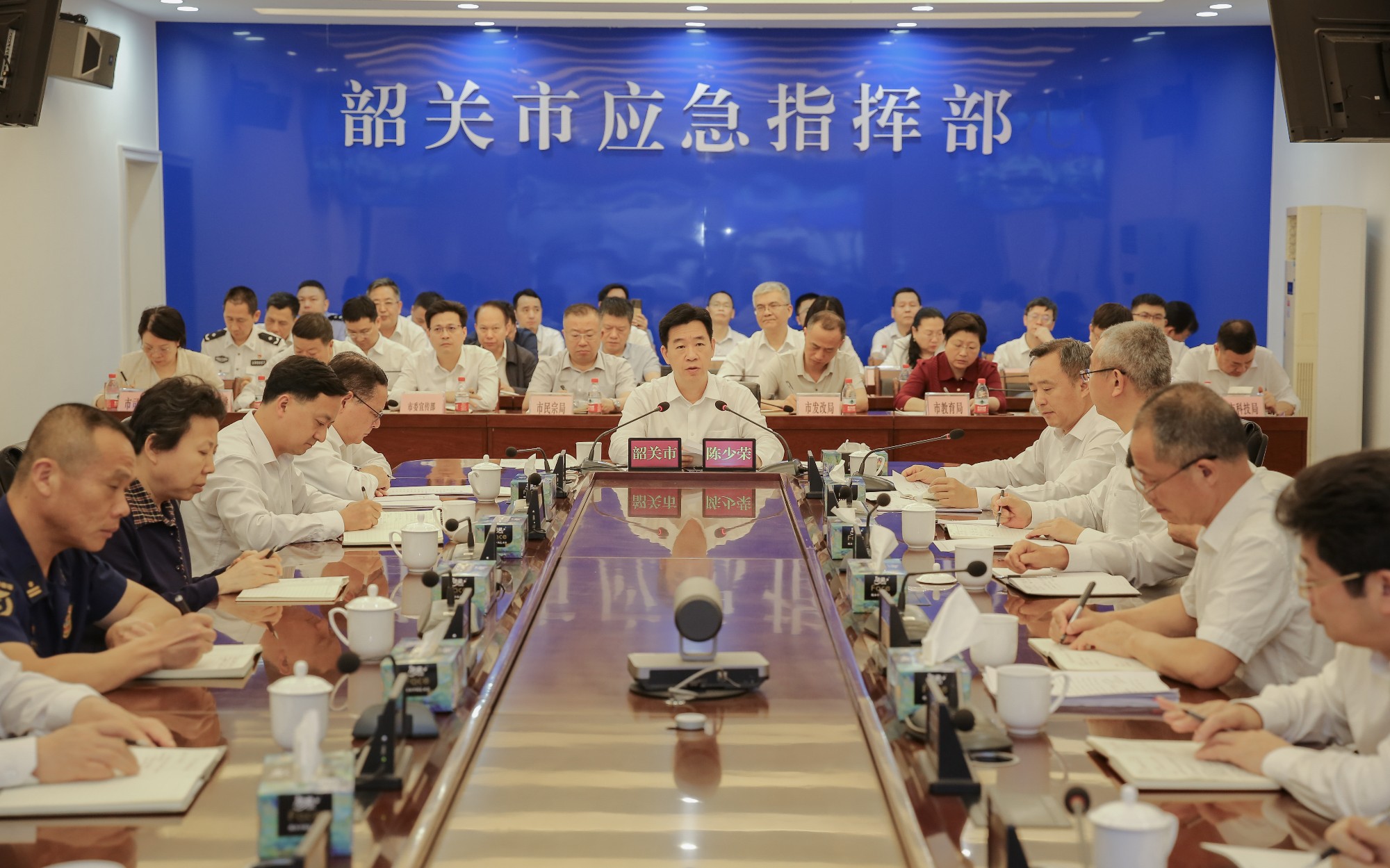 我市召开安全生产委员会会议 全面抓好安全生产工作 切实维护社会大局安全稳定