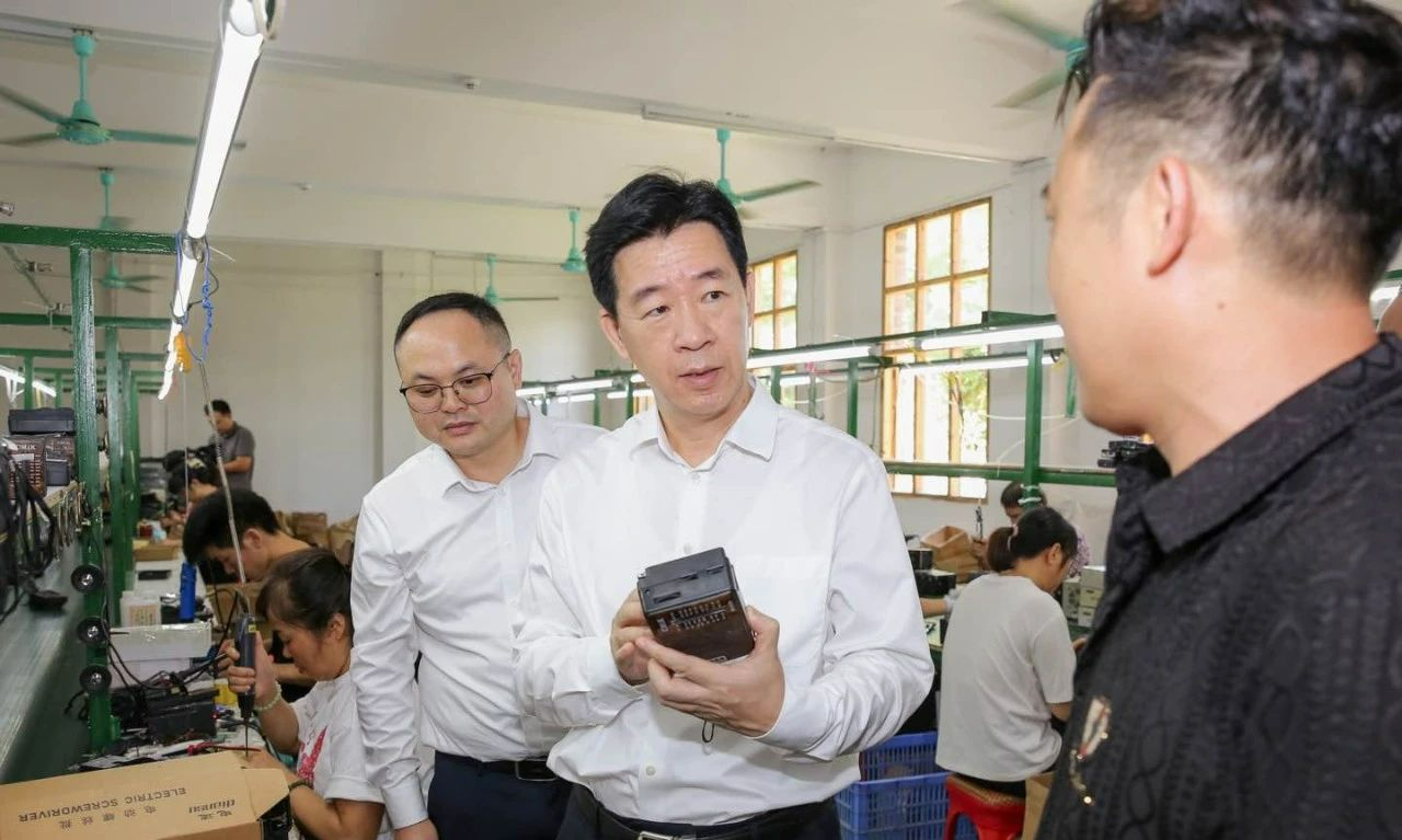 陈少荣到乐昌市调研督导“百千万工程”工作立足资源禀赋 紧扣目标任务力争“百千万工程”取得新的更大成效