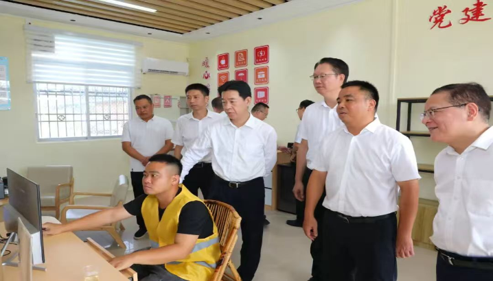 陈少荣到南雄市督导“百千万工程”、信访包案化解等工作加力提速推进“百千万工程”确保各项工作落到实处取得实效