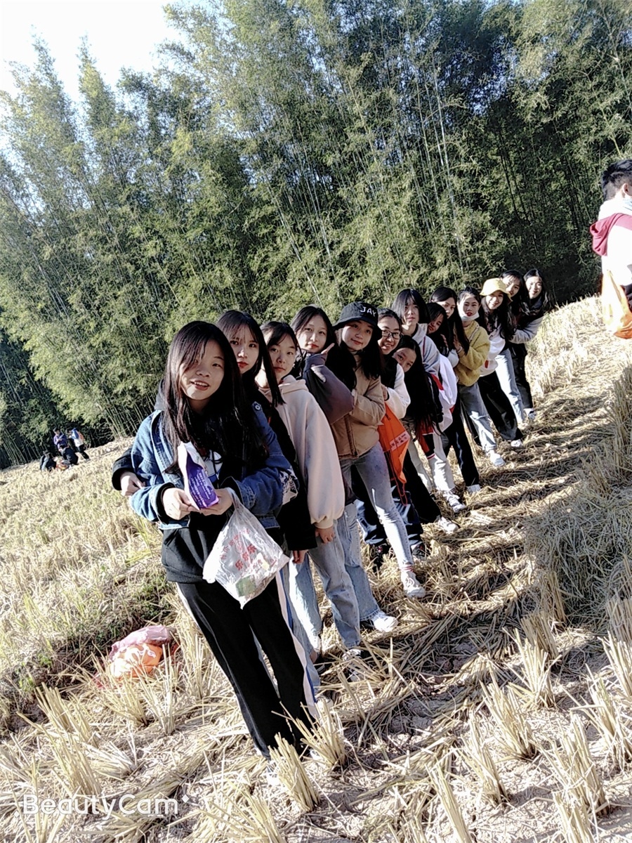 我院学生1.jpg