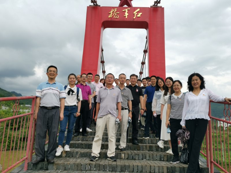 跨过红军桥.jpg