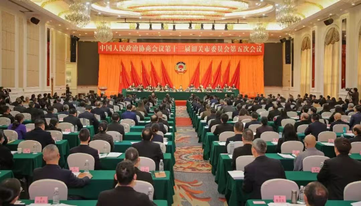 市政协十三届五次会议开幕陈少荣吴庆华到会祝贺 胡海运作政协常委会工作报告 王德雄主持 张文铭作提案工作情况报告