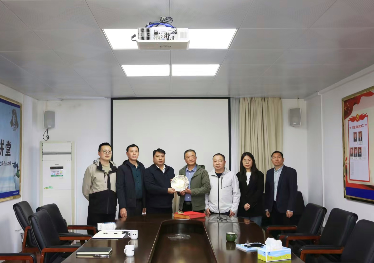 站起来合照 (2).jpg