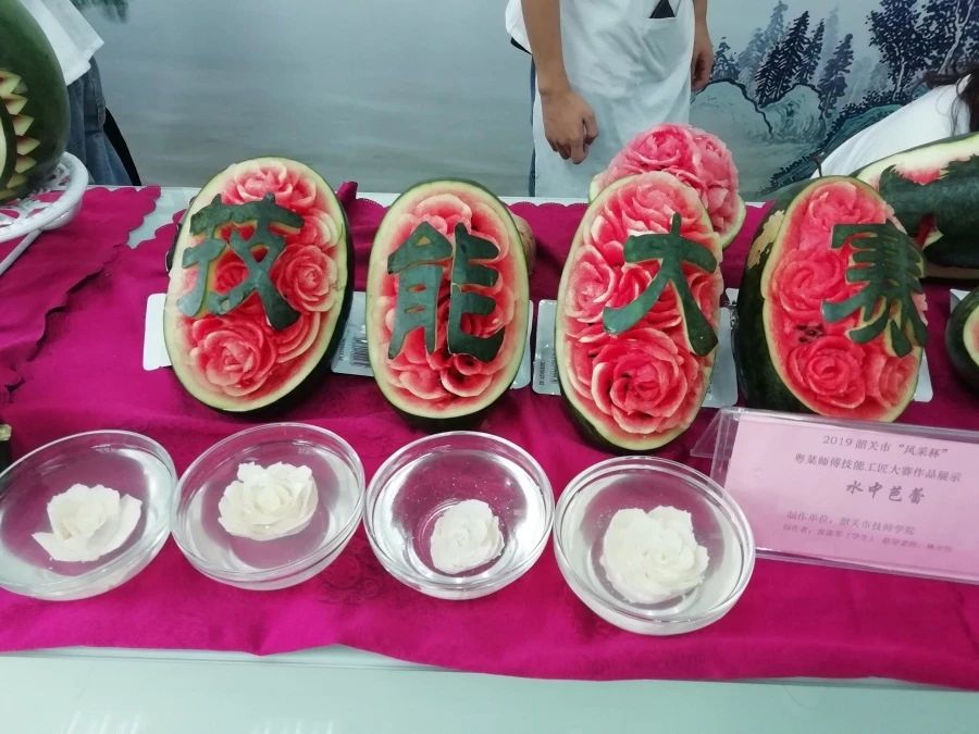 我院烹饪专业学生食品雕刻作品4.jpg