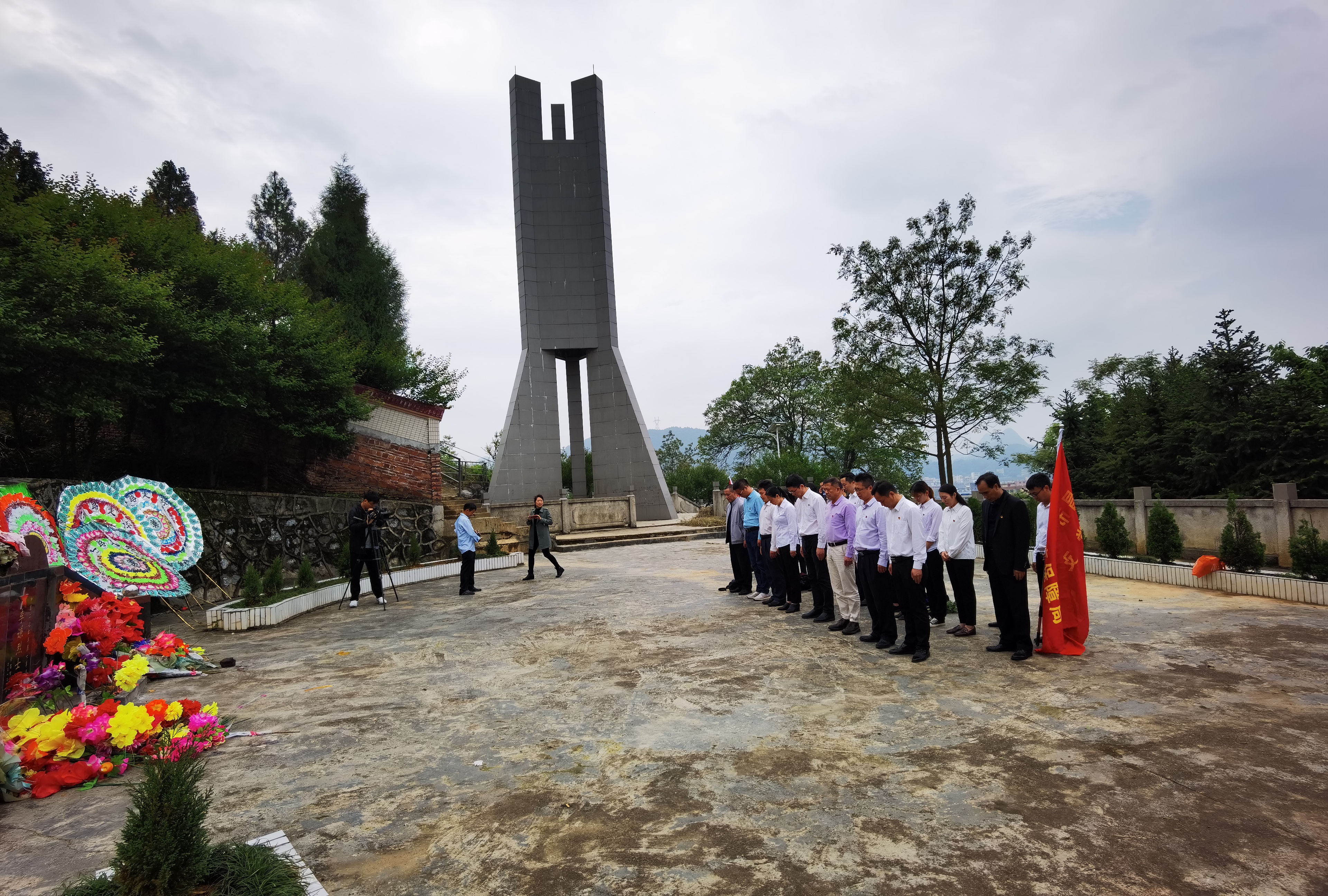 市医保局机关党支部赴乐昌市梅花镇开展党史学习教育现场教学活动